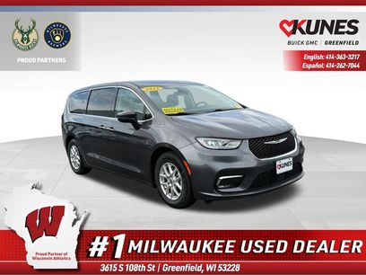 Used 2023 Chrysler Pacifica Touring-L