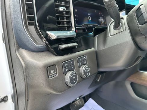 Used 2024 Chevrolet Silverado 2500 High Country w/ High Country Premium Package AWD/4WD image 30