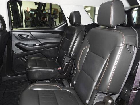 Used 2021 Chevrolet Traverse LT w/ LT Premium Package FWD image 32