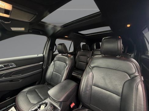 Used 2018 Ford Explorer Sport AWD/4WD image 12