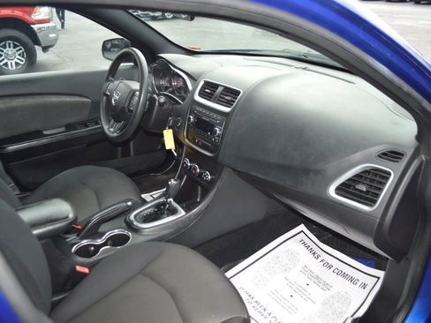 Used 2014 Dodge Avenger SE image 22