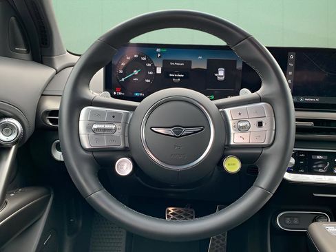 Used 2023 Genesis GV60 Performance image 22