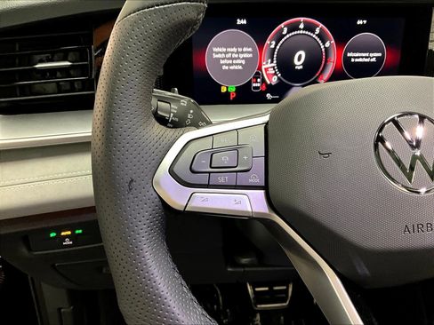 New 2026 Volkswagen Tiguan SE R-Line image 17