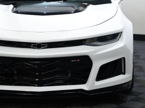 Used 2017 Chevrolet Camaro ZL1 RWD image 10