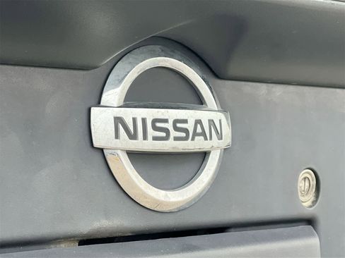 Used 2018 Nissan Frontier SV image 12