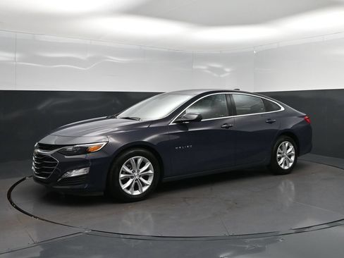 Used 2025 Chevrolet Malibu LT FWD image 3