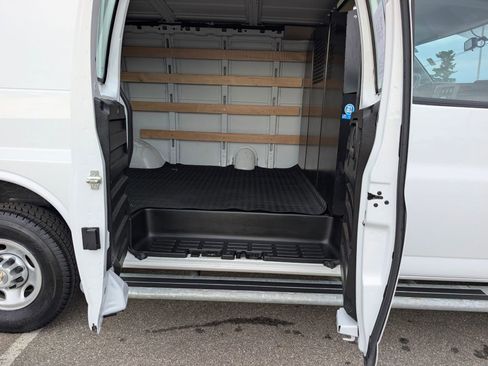 Used 2024 Chevrolet Express 2500 w/ Driver Convenience Package image 20