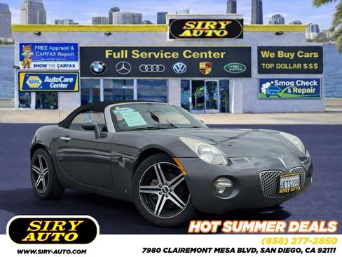 Used 2009 Pontiac Solstice Convertible w/ Premium Package RWD image 1