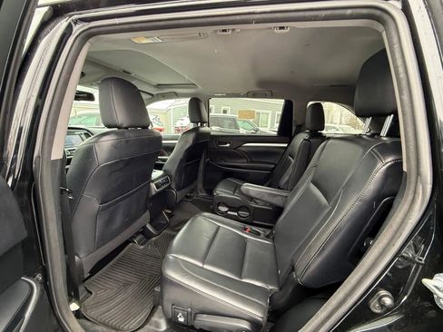 Used 2015 Toyota Highlander XLE AWD/4WD image 10