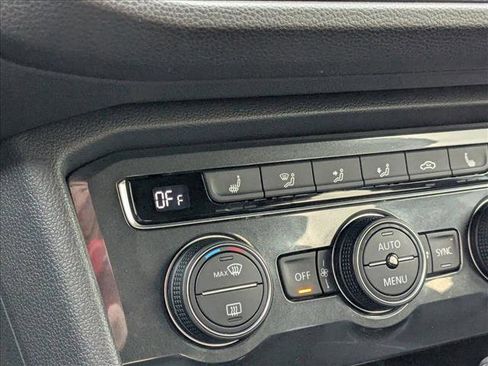 Used 2021 Volkswagen Tiguan SE R-Line image 16