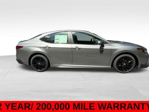 Used 2026 Toyota Camry SE FWD image 8
