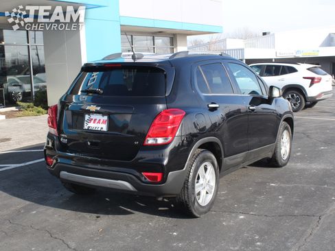 Used 2019 Chevrolet Trax LT w/ LT Convenience Package image 4