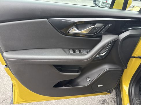 Used 2022 Chevrolet Blazer RS w/ Enhanced Convenience Package image 17