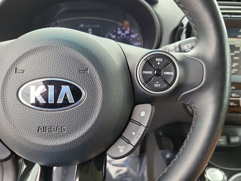 Used 2016 Kia Soul ! w/ Premium Package FWD image 27