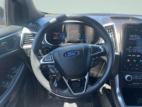 Used 2021 Ford Edge Titanium w/ Equipment Group 301A AWD/4WD image 19
