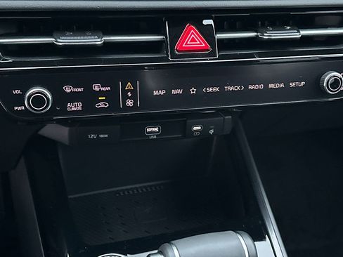 New 2026 Kia Niro EX image 24