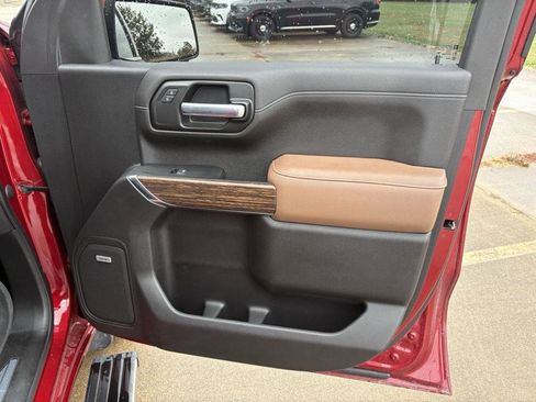 Used 2021 Chevrolet Silverado 1500 High Country image 18