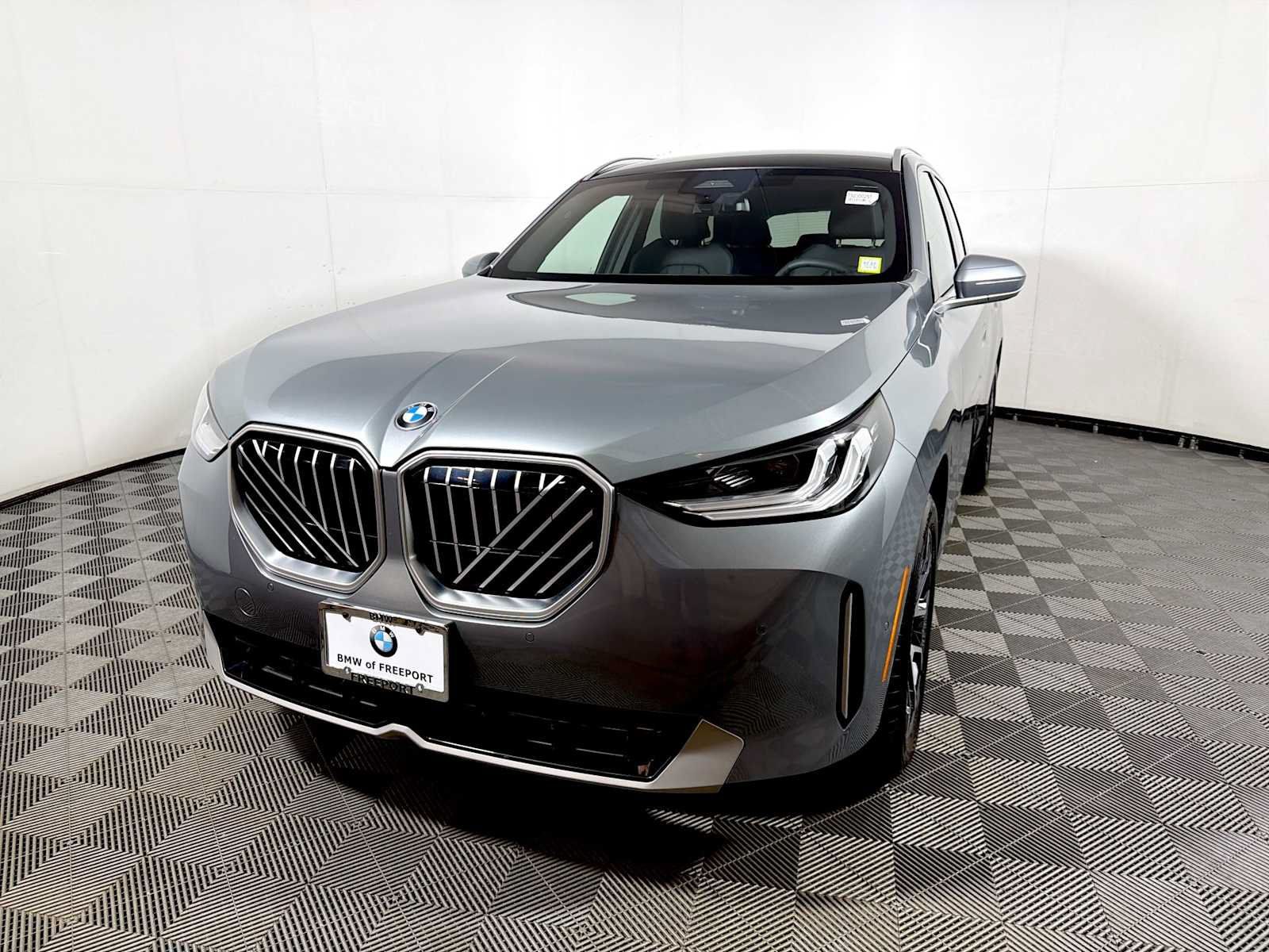 Used 2026 BMW X3 xDrive30i w/ Convenience Package AWD/4WD image 3