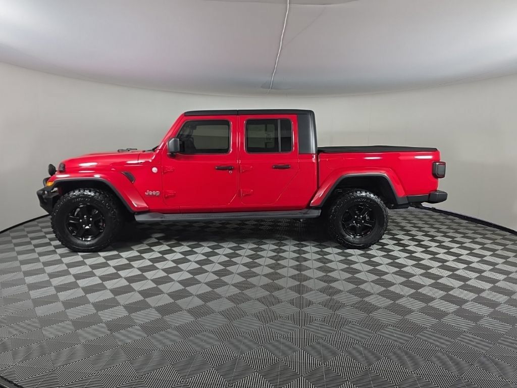 Used 2020 Jeep Gladiator Overland AWD/4WD image 2