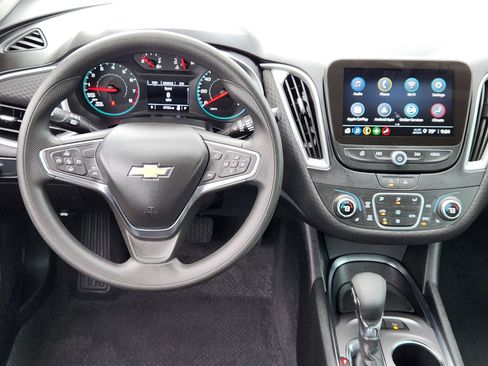 Used 2025 Chevrolet Malibu LT FWD image 29