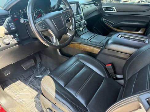 Used 2020 GMC Yukon XL Denali AWD/4WD image 31