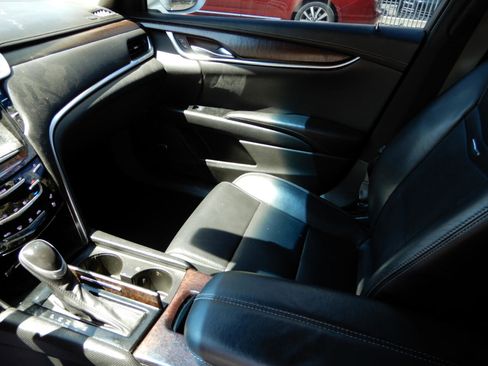 Used 2019 Cadillac XTS Luxury image 16