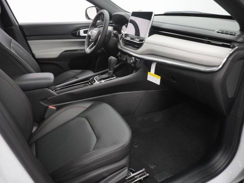 Certified 2024 Jeep Compass Limited w/ Sun and Sound Group image 45