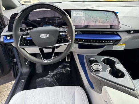 New 2026 Cadillac Optiq Luxury 2 w/ LPO, Floor Liner Package image 10