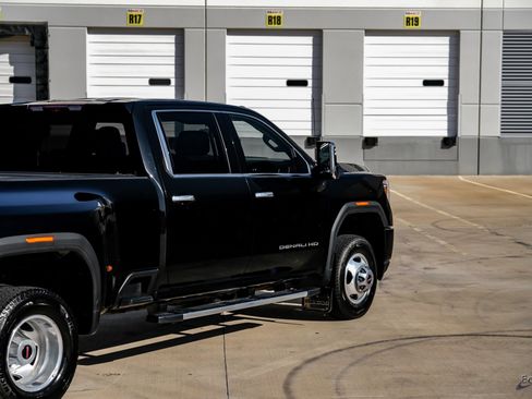 Used 2022 GMC Sierra 3500 Denali w/ Technology Package image 15