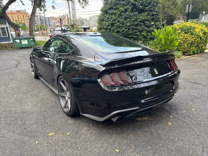 Used 2019 Ford Mustang Premium RWD image 4