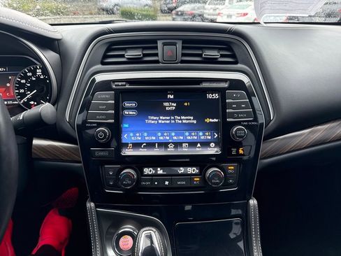 Used 2017 Nissan Maxima Platinum w/ Interior Lighting Package image 20
