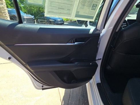 Used 2023 Toyota Camry SE FWD image 32