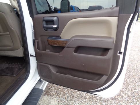 Used 2015 Chevrolet Silverado 2500 LT w/ LT Convenience Package image 68