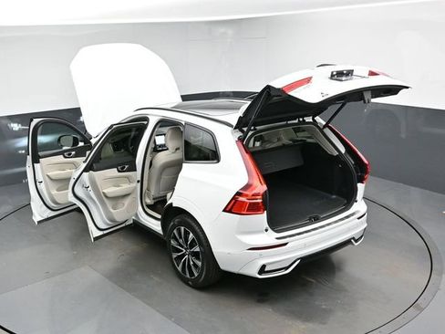 Used 2024 Volvo XC60 B5 Plus w/ Protection Package Premier AWD/4WD image 51