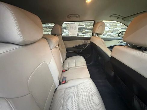 Used 2018 Hyundai Santa Fe SE AWD/4WD image 28