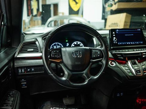 Used 2025 Honda Odyssey Sport-L image 17