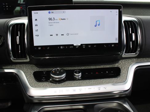 Used 2025 Ford Expedition Tremor AWD/4WD image 15