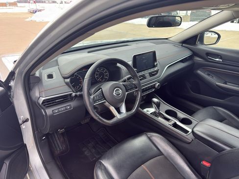 Used 2019 Nissan Altima 2.5 SR image 9