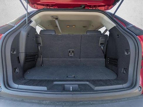 Used 2012 Chevrolet Traverse LT image 7