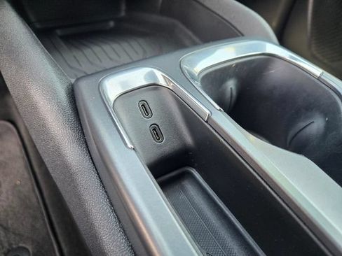 Used 2025 Chevrolet Equinox EV LT FWD image 19