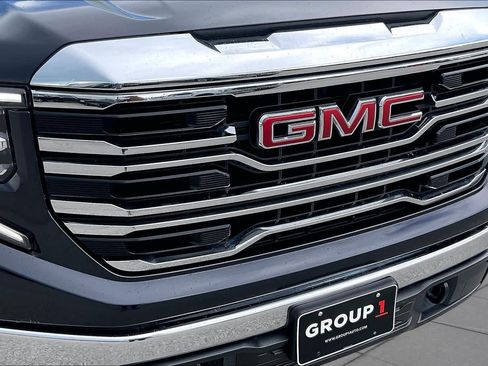 Used 2025 GMC Sierra 1500 SLT AWD/4WD image 29