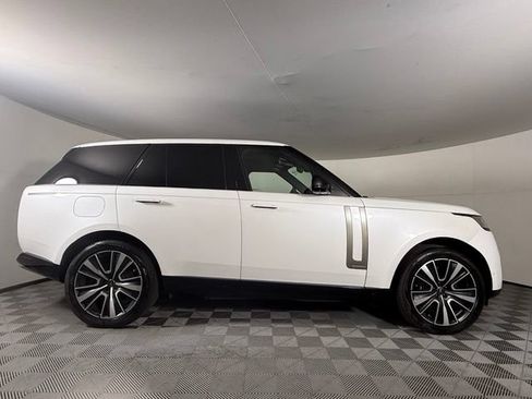 Used 2025 Land Rover Range Rover Autobiography AWD/4WD image 9