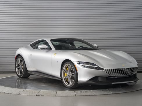 Used 2021 Ferrari Roma RWD image 7