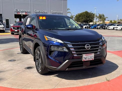 Certified 2026 Nissan Rogue SV AWD/4WD image 2