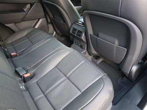 New 2026 Land Rover Range Rover Velar Dynamic SE image 11