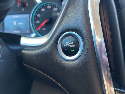 Used 2020 Chevrolet Traverse LT image 29