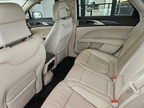 Used 2017 Lincoln MKZ Select w/ Select Plus Package FWD image 9