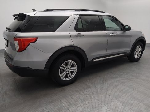 Used 2021 Ford Explorer XLT w/ Equipment Group 202A AWD/4WD image 10