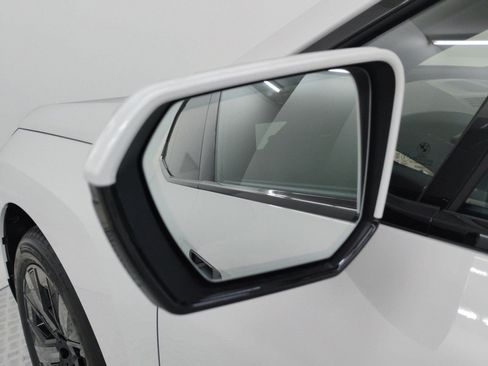 Used 2025 BMW iX xDrive50 w/ Premium Package image 19