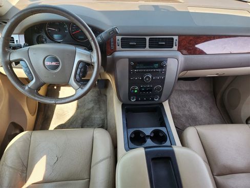 Used 2014 GMC Yukon SLT w/ Texas Edition image 26